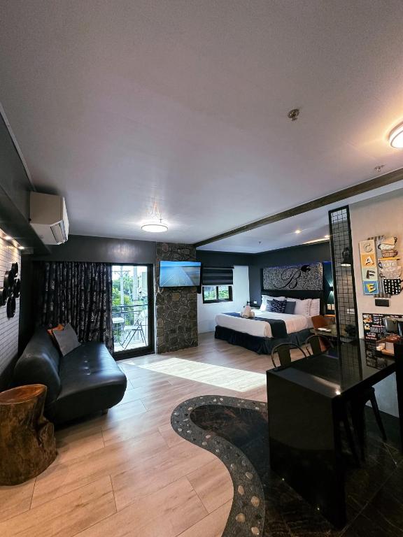 Blue Tulip - 4mins from Mactan Airport - Deluxe King Studio