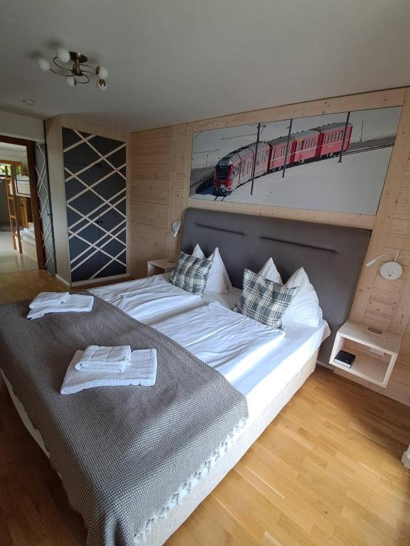 Postel nebo postele na pokoji v ubytování Jägerhotel