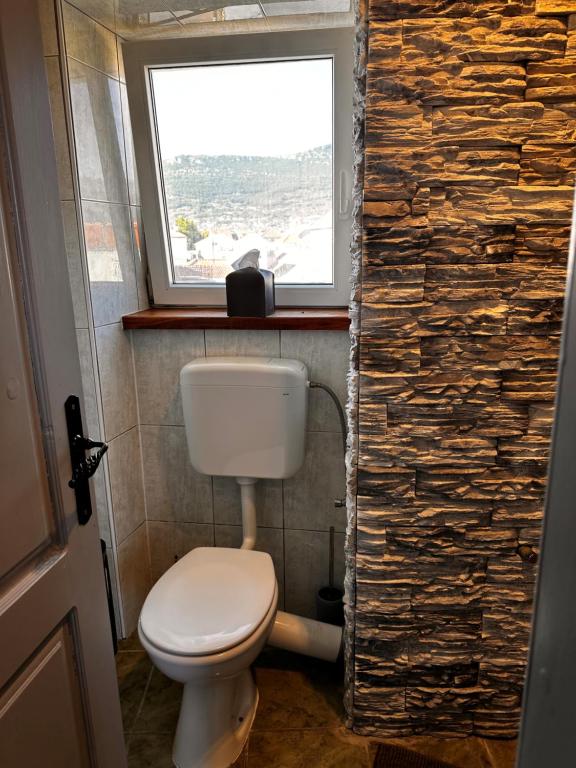 XIV Century Rooms - 11