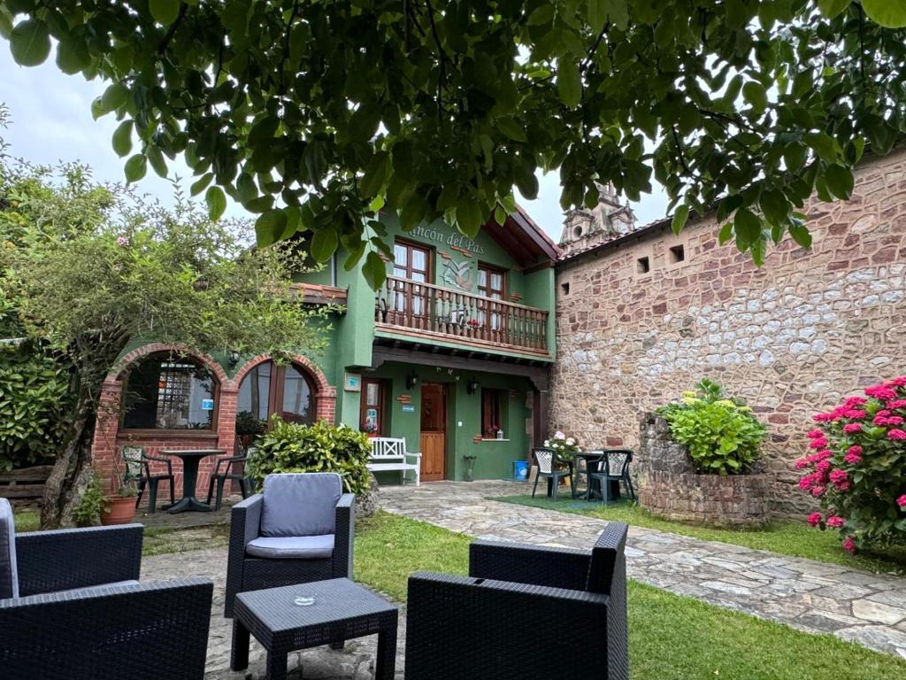 Vonkajšia záhrada v ubytovaní Posada Rincón del Pas