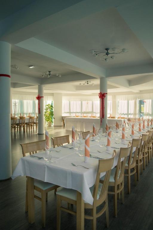 Restaurace v ubytování Hotel Aqua Roma