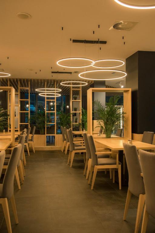Restaurace v ubytování Hotel Aqua Roma