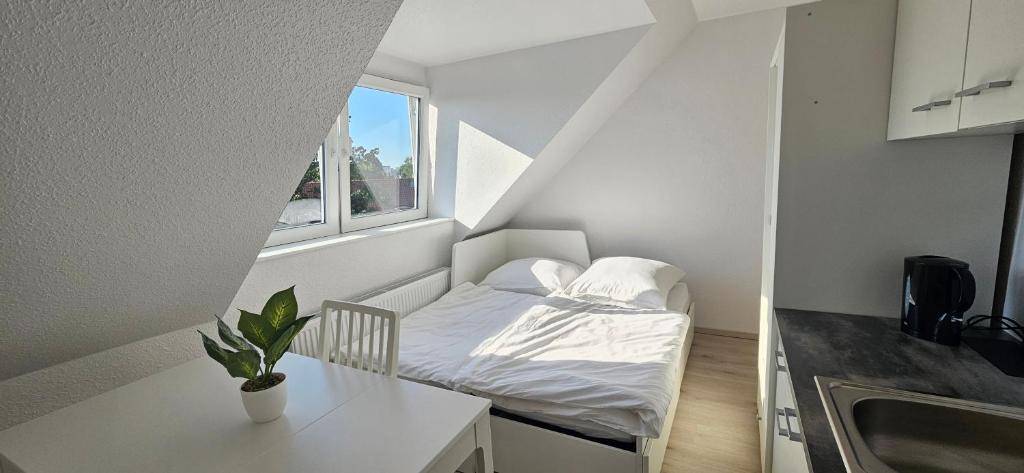 Giường trong phòng chung tại Central and Trade Fair near Flat