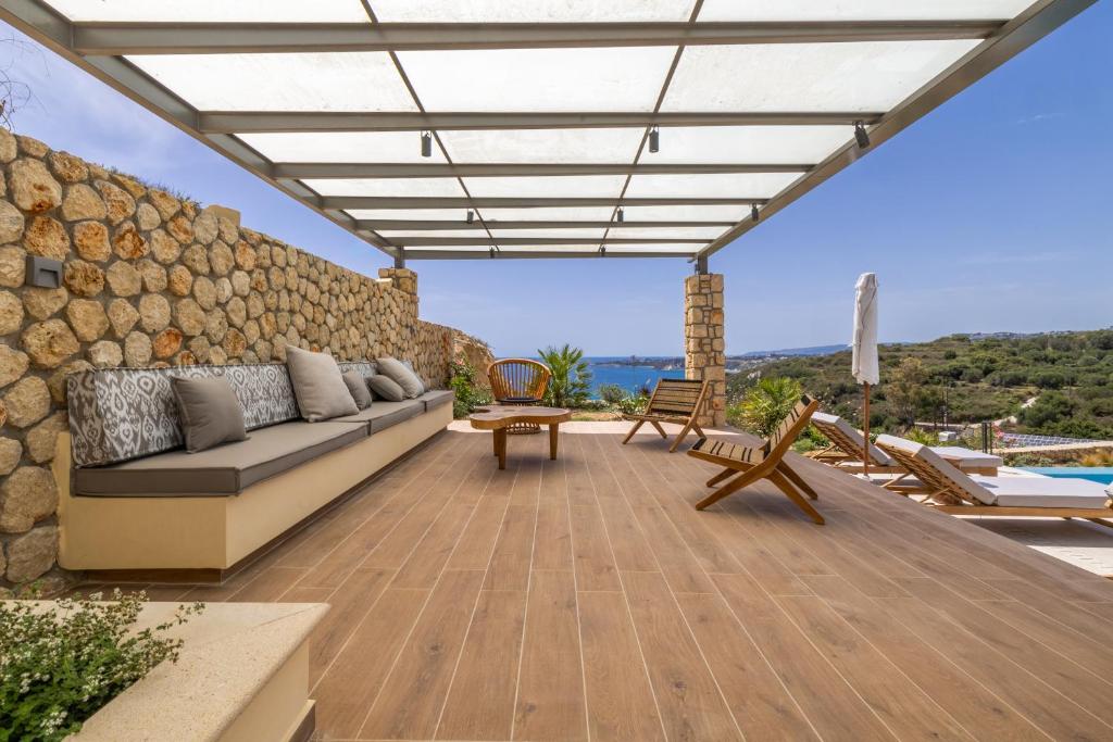 Bazén v ubytování Zeus Luxury Villas - Villa Poseidon nebo v jeho okolí