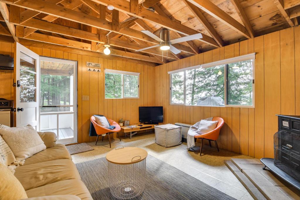 Cozy Cottage with Private Dock on Messalonskee Lake, Belgrade (updated prices 2024)