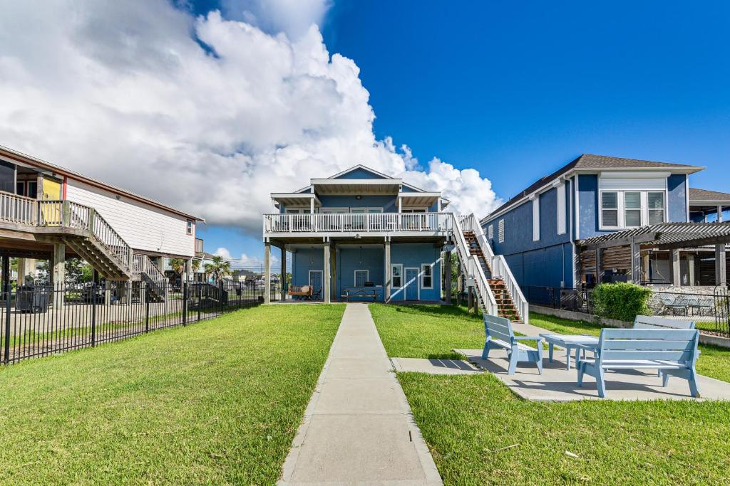 On Galveston Bay Spacious Home with Pier and Grills! - Maison De Vacances