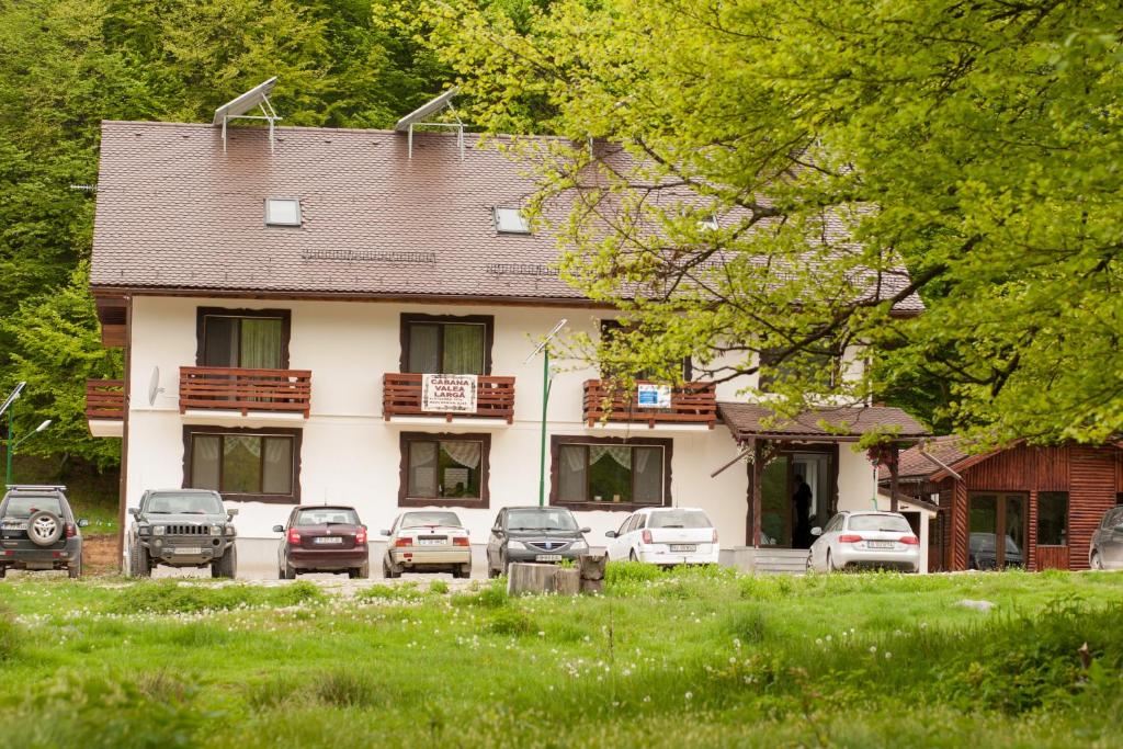 Cabană Cabana Barlogul Lupilor (România Berevoeşti) - Booking.com