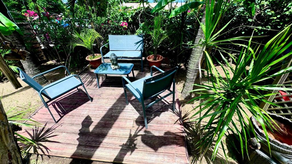 Zahrada ubytování MAJO LOUNGE dans un jardin tropical à 5 min de la mer Caraïbe