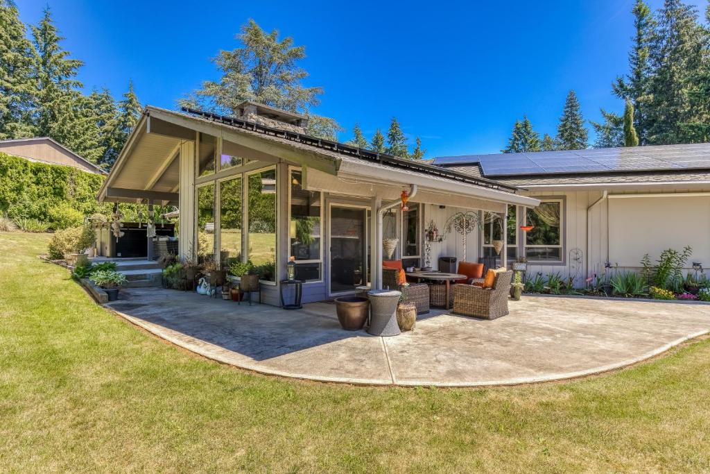Κήπος έξω από το Tranquil Country Retreat
