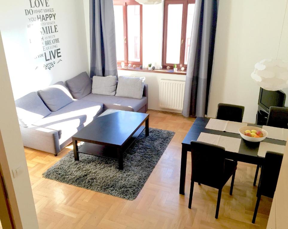 Posedenie v ubytovaní Gozsdu Apartment
