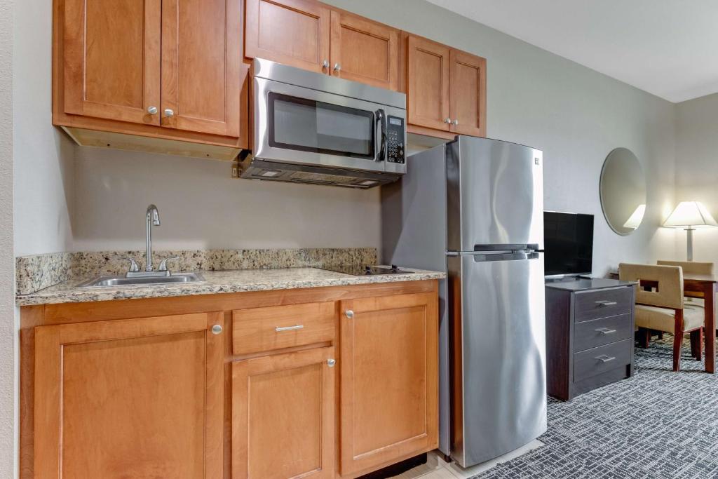 SureStay Plus Hotel by Best Western Owasso Tulsa North photo