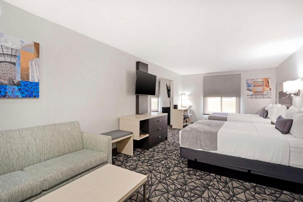 Postel nebo postele na pokoji v ubytování Best Western Morton Inn