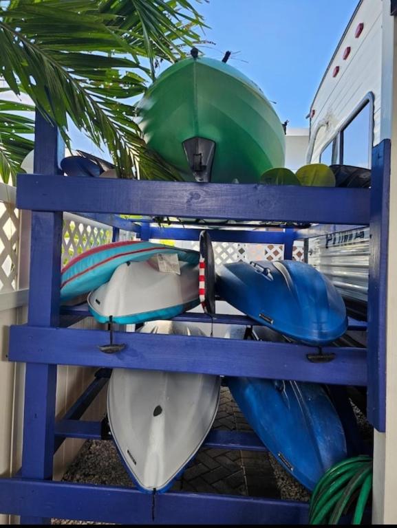 Palanda nebo palandy na pokoji v ubytování Paradise key largo