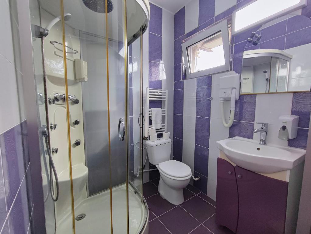 Koupelna v ubytování Iris Boutique Therme & Bucharest Otopeni Airport