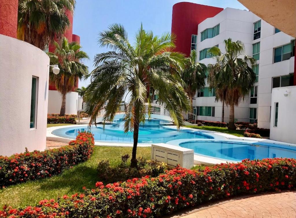 Bazén v ubytování Gran Alojamiento de Lujo Climatizado nebo v jeho okolí