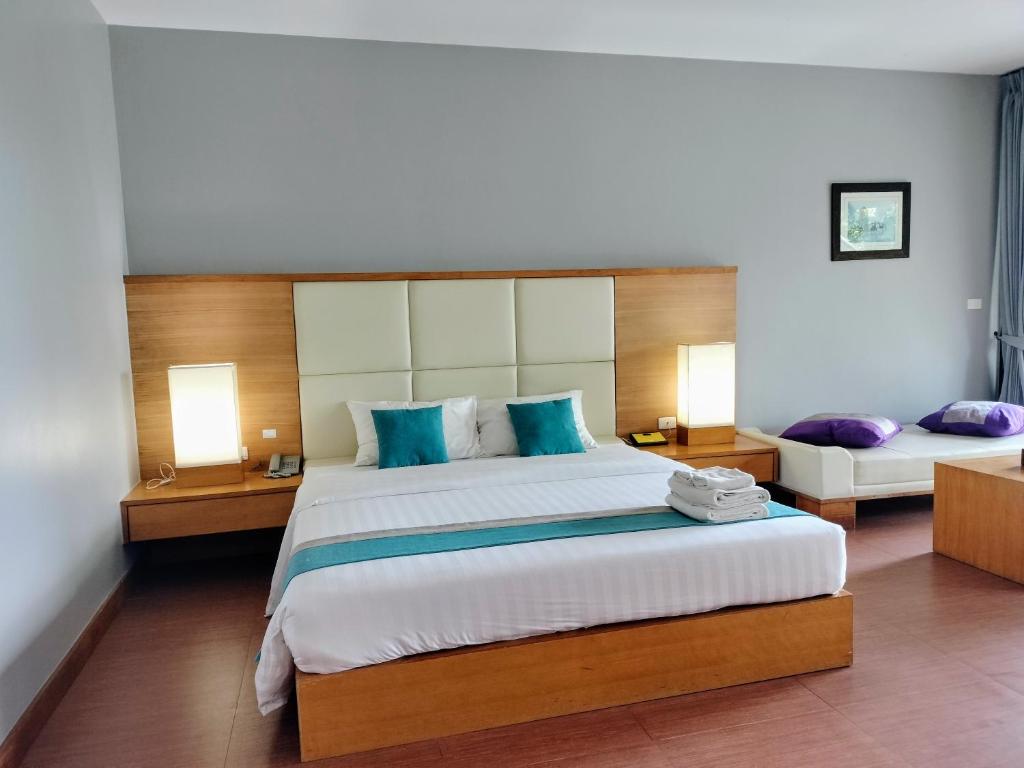 Chang Buri Resort & Spa - Seaside Deluxe Suite With Jacuzzi