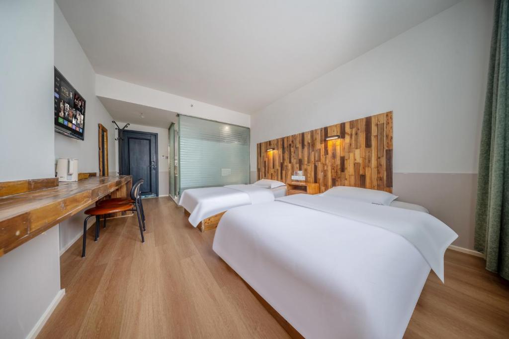 Sonderia Hostel & Bar - Lazybones Hostel - Standard Twin Room With Private Bathroom