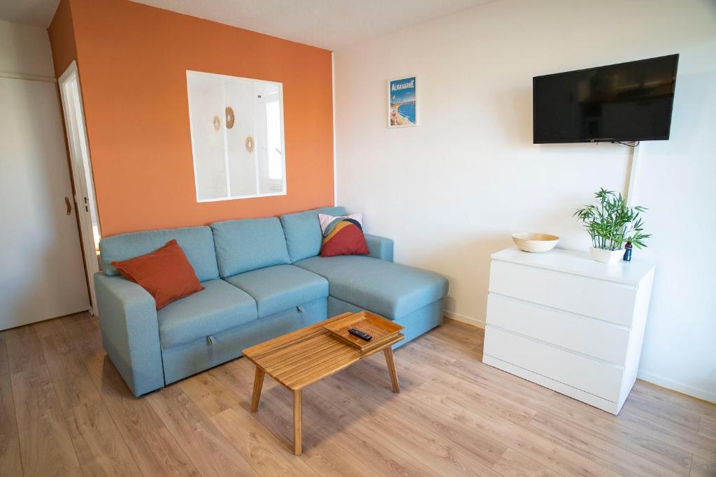 Телевизор и/или развлекательный центр в T2 Les Dauphins Giens