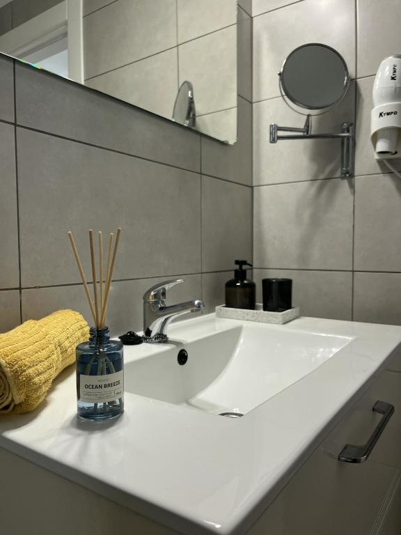Koupelna v ubytování Casa4You 110 - With heated pool, city and partial sea views