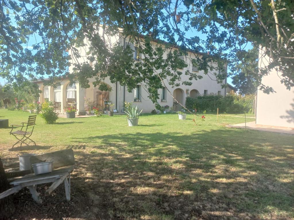 A garden outside BeB montefratta