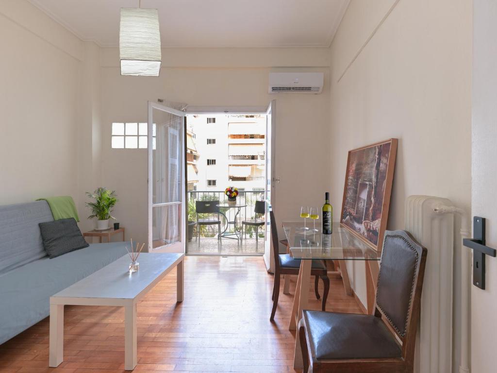 Cozy Flat in Pangrati, 100 Mbps, Steps from Metro