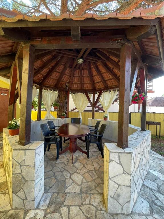 Patio nebo venkovní prostory v ubytování Apartments Villa-G Lustica