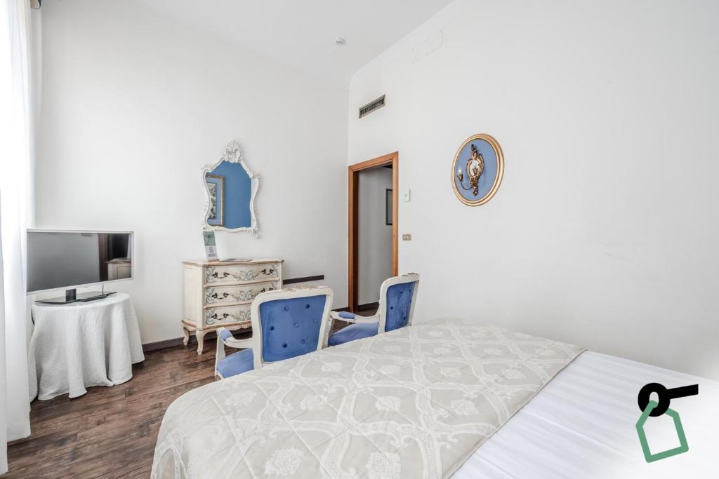 HOTIDAY Room Collection - Venezia Santa Lucia - Resim 24