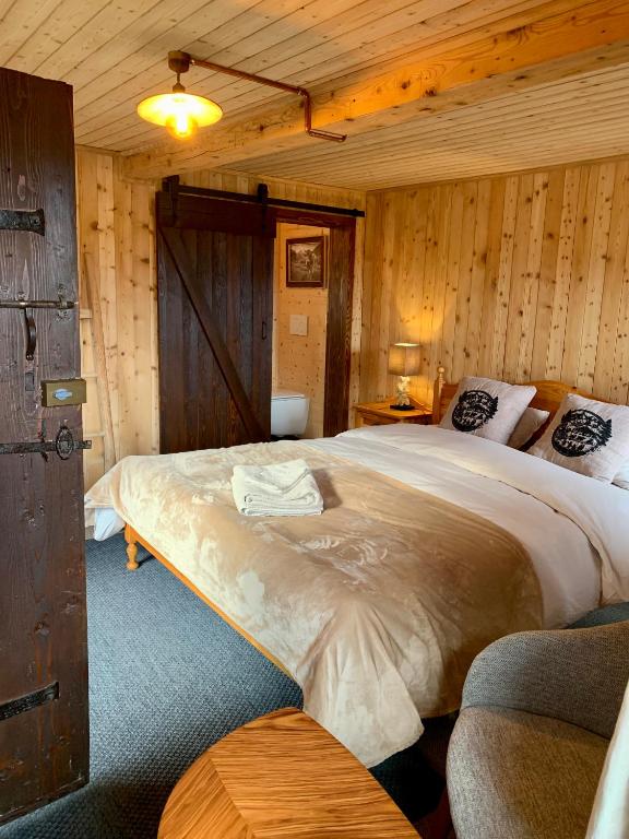 Postel nebo postele na pokoji v ubytování Mazot - einzigartig I view I ruhig I ski I wandern