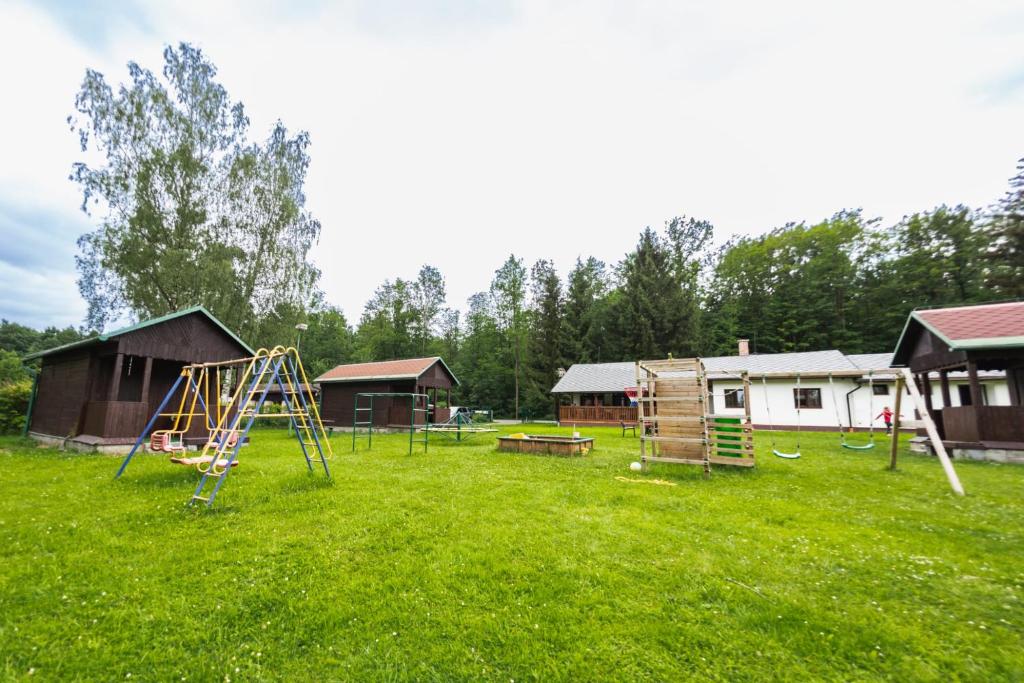 Zahrada ubytování Chaty u Dlouhého rybníka - Lanškroun
