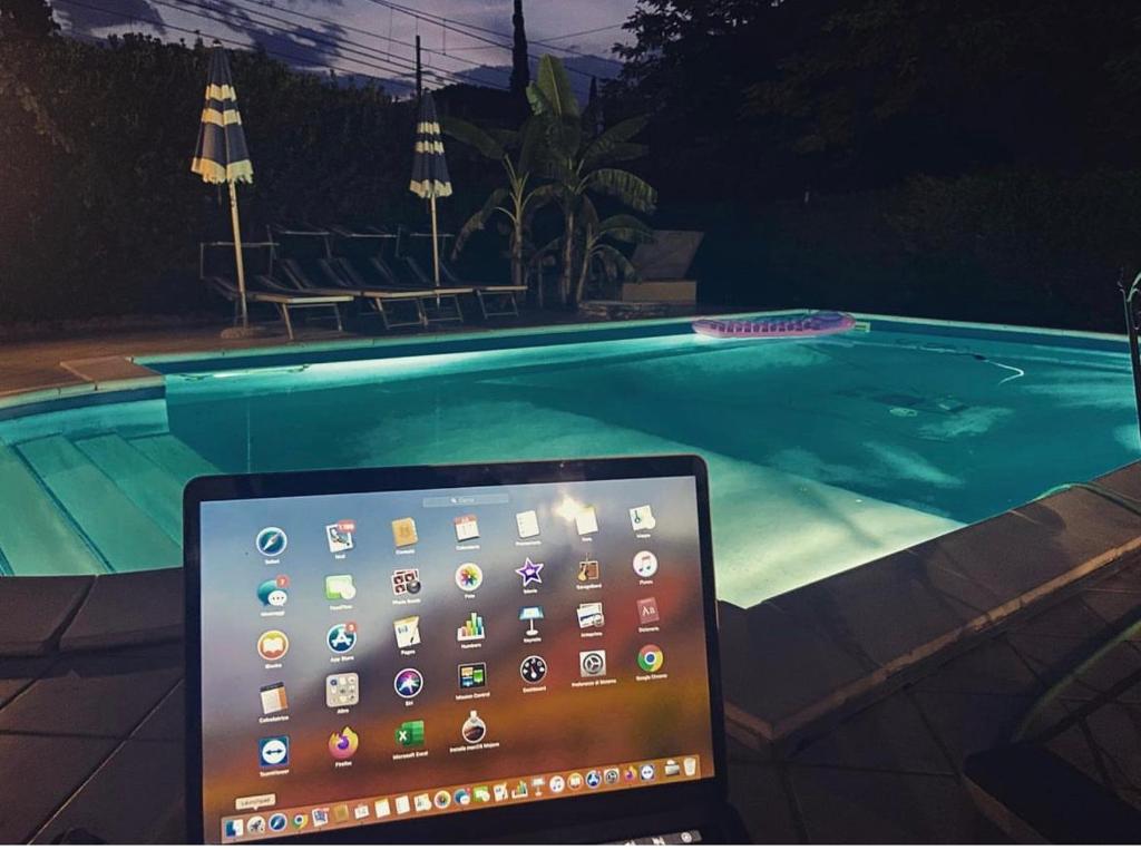 Bazén v ubytování Smarthome nebo v jeho okolí