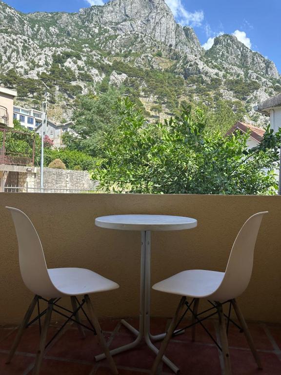 Nespecifikovaný výhled na hory nebo výhled na hory při pohledu z hotelu