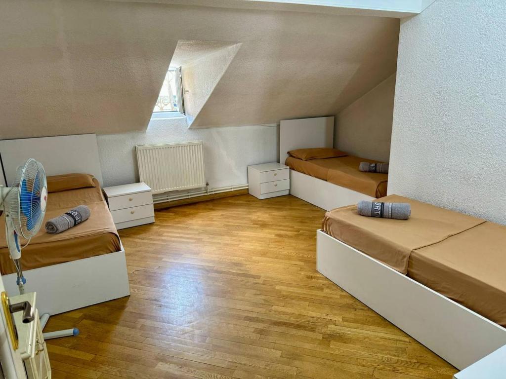 Posezení v ubytování california hostel