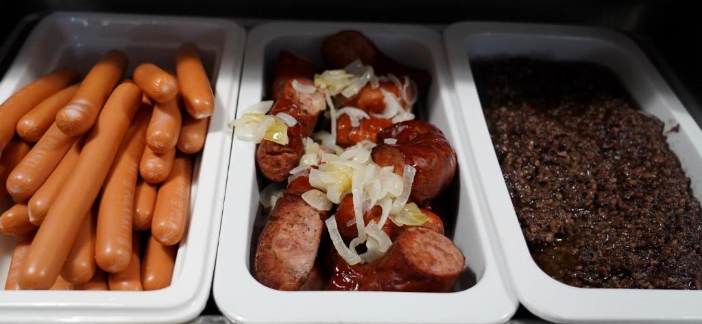 Jedlo v hoteli alebo blízkom okolí