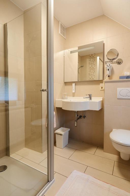 Koupelna v ubytování Hotel Steineweiher
