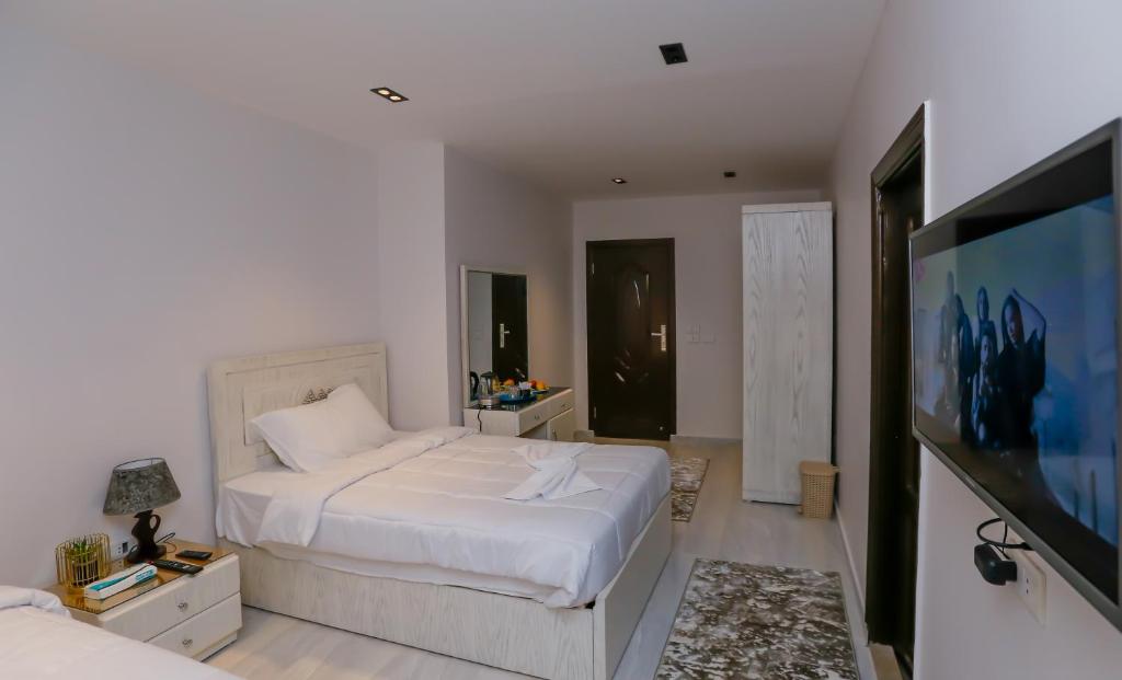 Pyramids Land Hotel - 19