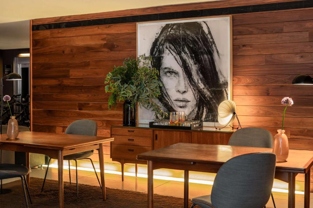 Alexandra Barcelona Hotel, Curio Collection by Hilton - Resim 6