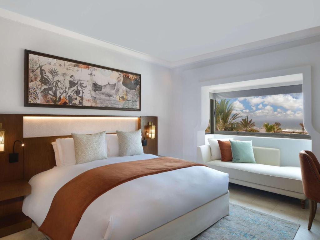 Postel nebo postele na pokoji v ubytování Sofitel Agadir Royal Bay Resort