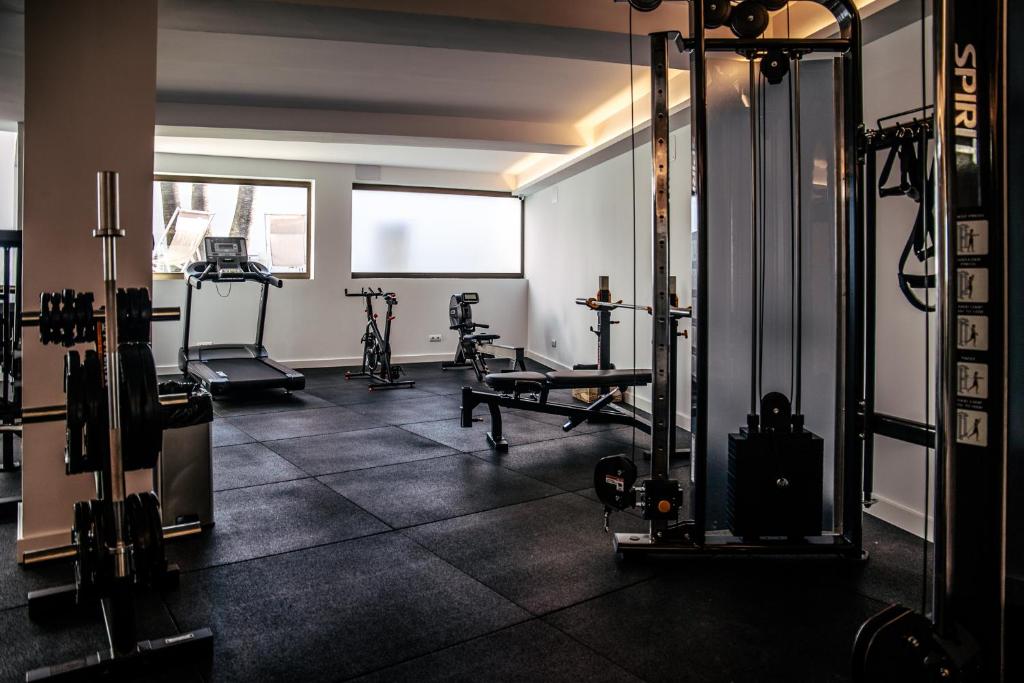 Het fitnesscentrum en/of fitnessfaciliteiten van Hotel Tarba