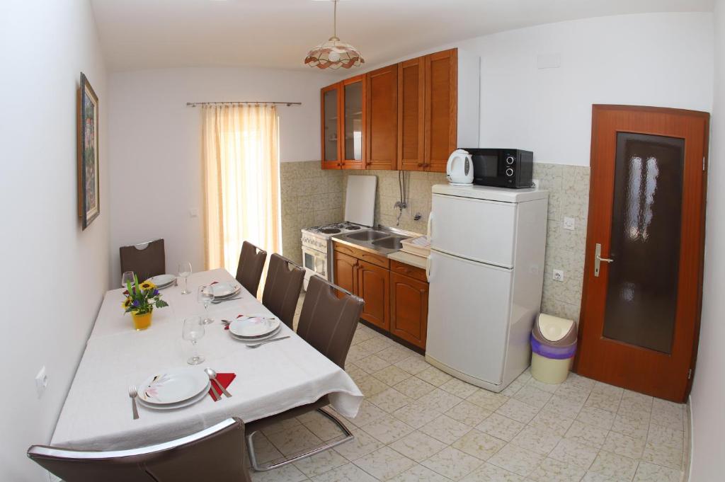 Kuchyň nebo kuchyňský kout v ubytování Apartments Edita & Robert