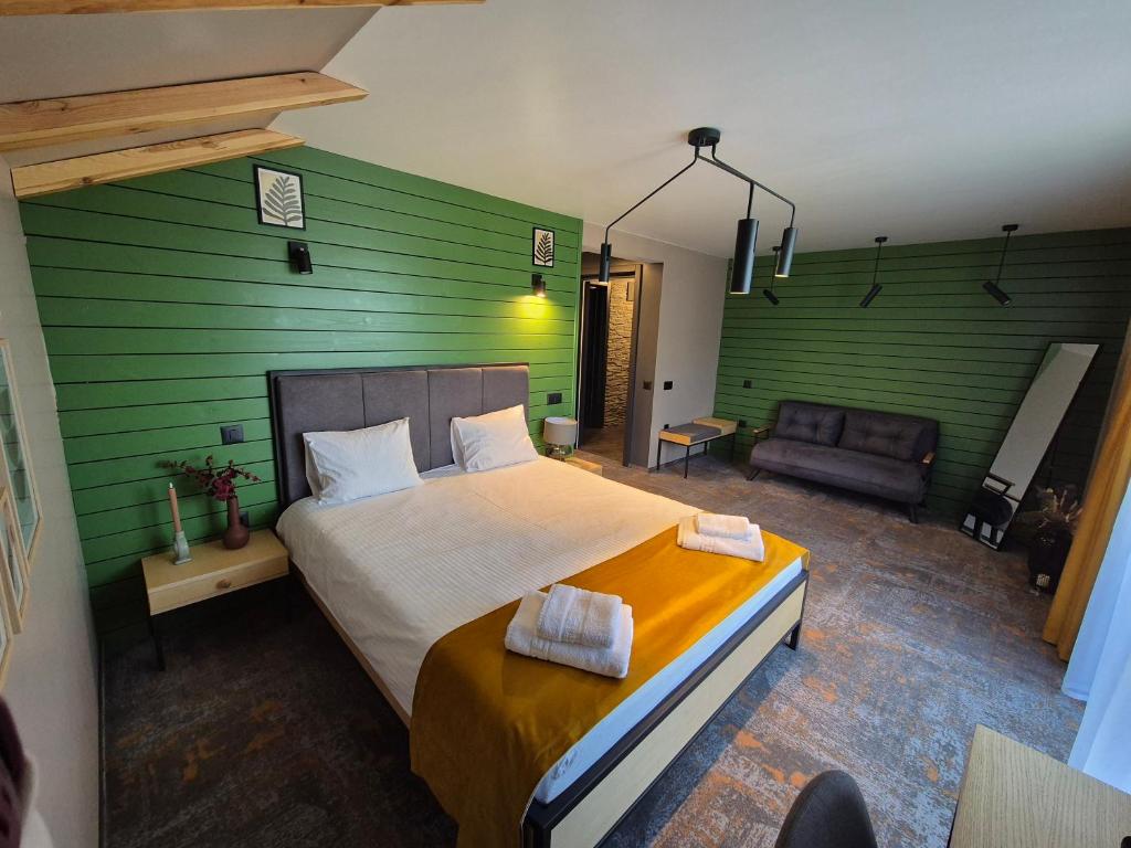Domeniul D'OR - Triple Room With Balcony