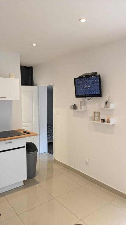 Η κουζίνα ή μικρή κουζίνα στο Coin de paradis gonfaron