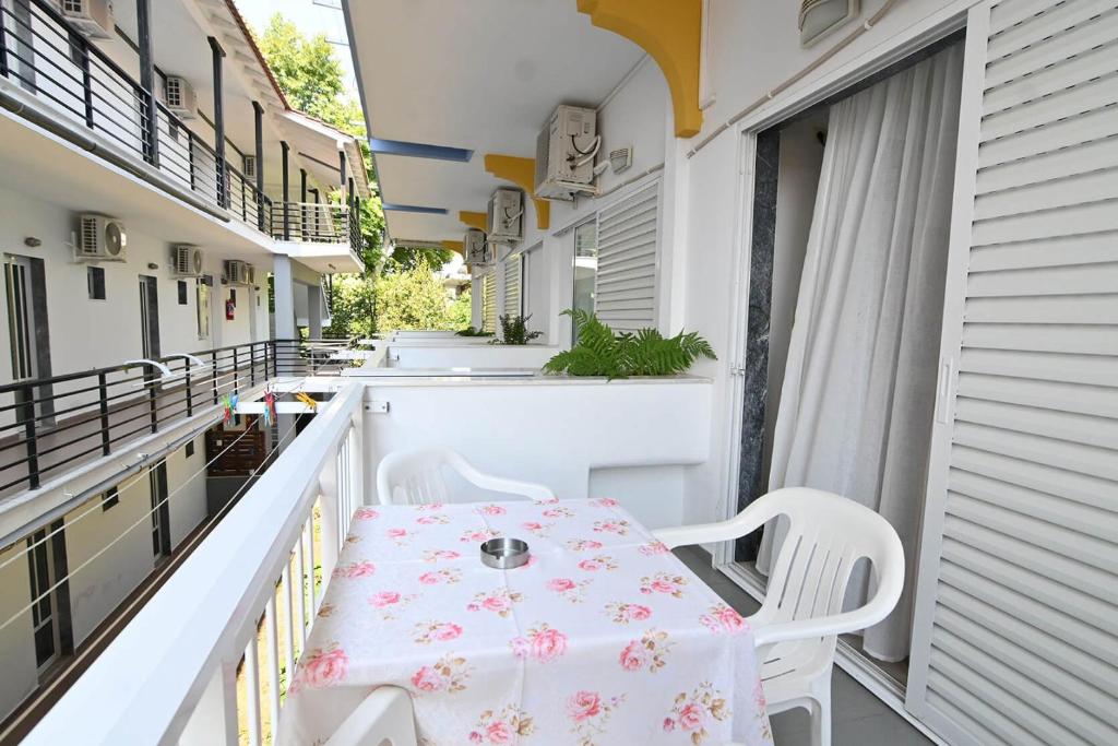 Armiriki Rooms - Triple Room