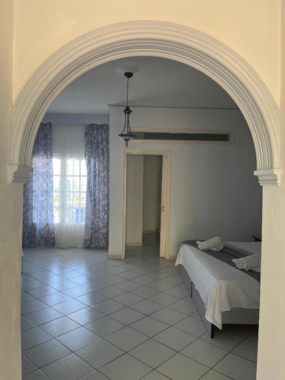 Dolphin Apartments 1 - 17