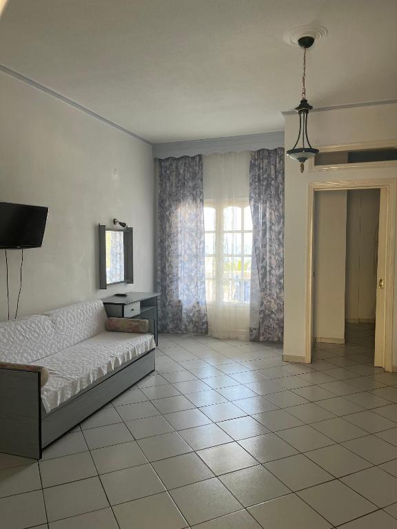 Dolphin Apartments 1 - 19