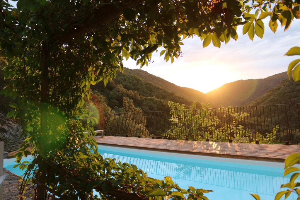 En generel udsigt til bjerge eller udsigt til bjerge taget fra feriehuset