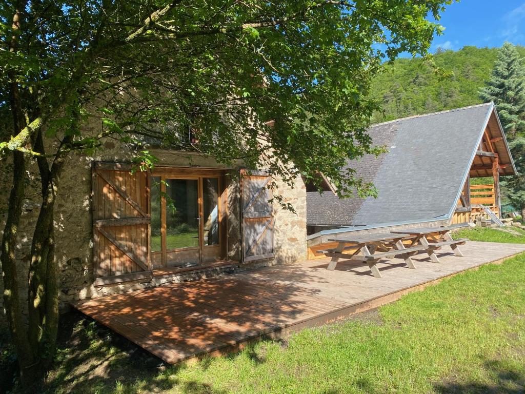 Grand gîte 10-12p à la montagne proche des Ecrins