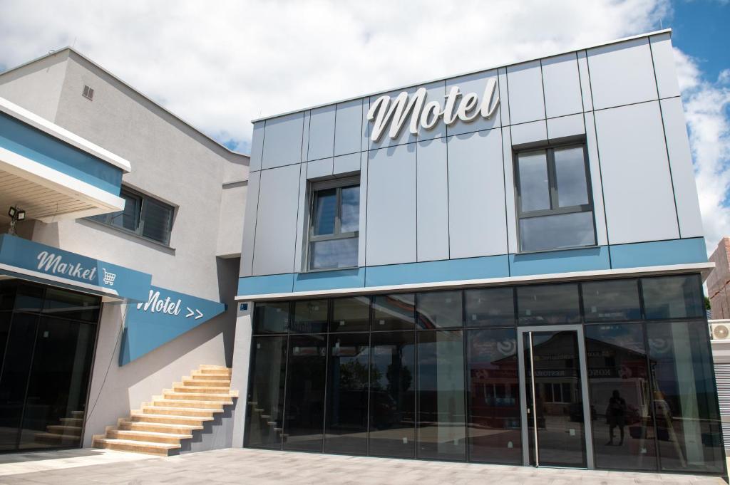 MOTEL CMA POSUŠJE MOTEL CMA POSUŠJE