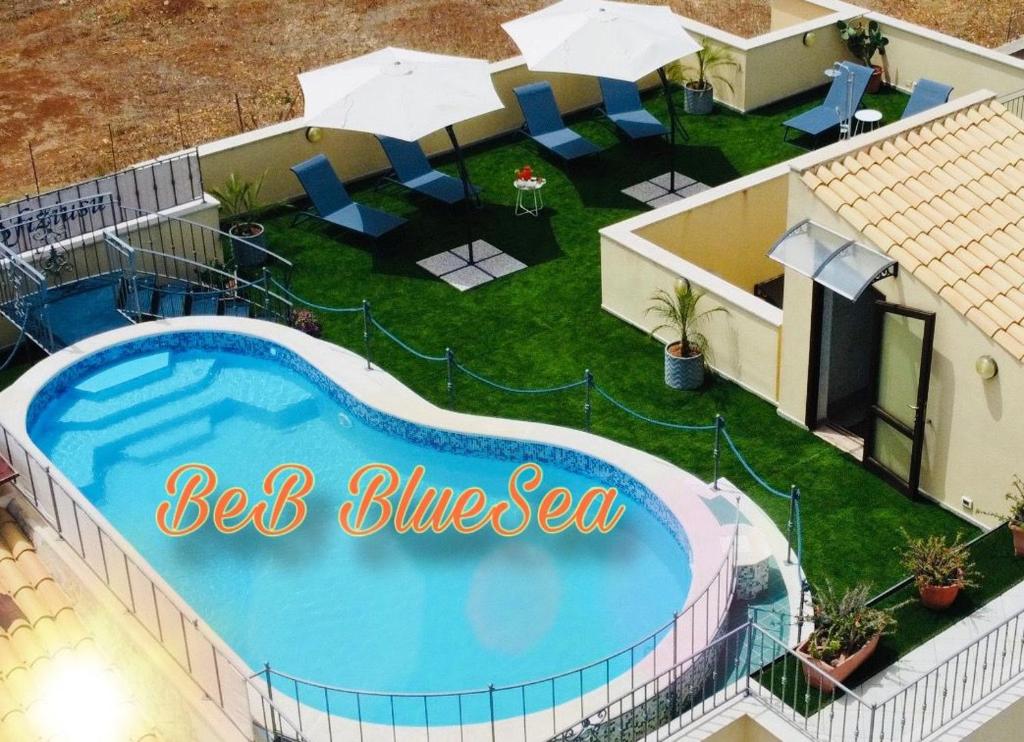 Bazén v ubytování Blue Sea B&b nebo v jeho okolí