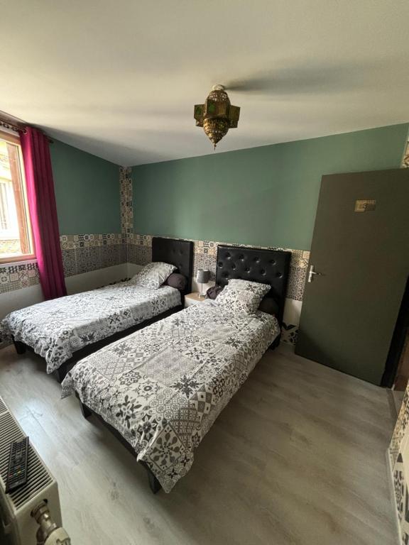 Chambre d hôtes Arcis sur Aube - Chambre Lits Jumeaux Avec Salle De Bains Privative