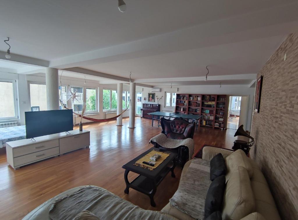 Zona d'estar a Fun and spacious apartment
